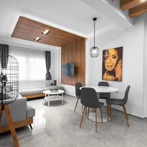 Wood N White, Nilie Hospitality Mgmt Apartment
