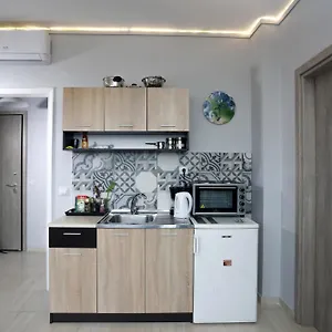 https://apt-iris-thessaloniki.hotelschalkidiki.net